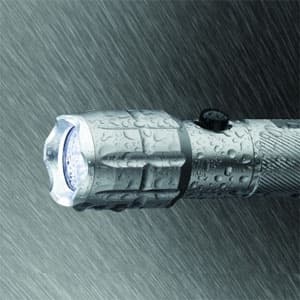 ヤザワ 【生産完了品】LEDアルミズームライト 防雨型タイプ チップタイプ白色LED 明るさ150lm シルバー LEDアルミズームライト 防雨型タイプ チップタイプ白色LED 明るさ150lm シルバー Y06AZ02SV 画像2