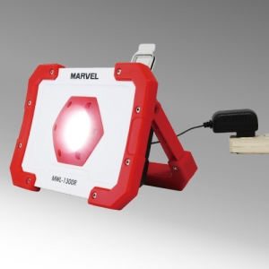 マーベル 【生産完了品】LEDワークライト 充電式 LEDワークライト 充電式 MWL-1300R 画像4