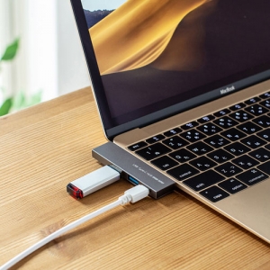 サンワサプライ 【生産完了品】USB Type-C 3ポートスリムハブ USB Type-C 3ポートスリムハブ USB-3TCH22S 画像3