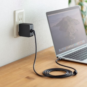 サンワサプライ 【限定特価】USB Power Delivery対応AC充電器(PD65W・TypeCケーブル一体型) USB Power Delivery対応AC充電器(PD65W・TypeCケーブル一体型) ACA-PD76BK 画像2