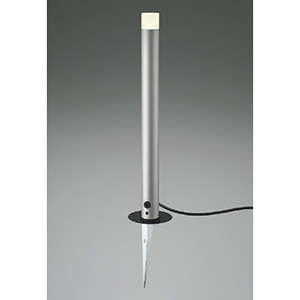 コイズミ照明 LEDエクステリアローポールライト 《arkia》 防雨型 スパイク式 700mmタイプ 非調光 電球色 サテンシルバー AU92265